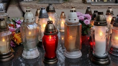 Litwa: Z wojskowej kwatery na Rossie zniknęły biało-czerwone szarfy