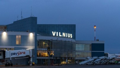 Litwa zamyka granicę z Białorusią. Problemy na lotniskach