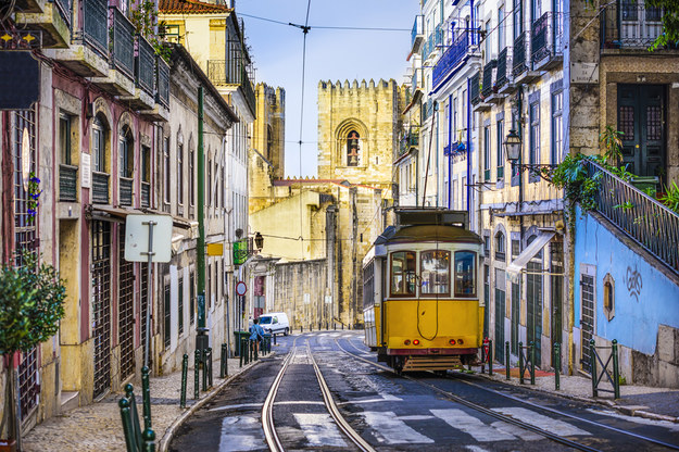 Lizbona na zdjęciu ilustracyjnym /shutterstock /