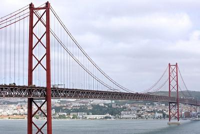 Lizbona - w mieście i okolicach mieszka ok. 30 proc. wszystkich Portugalczyków /AFP