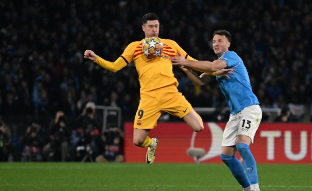 LM: Remis Napoli z Barceloną. Jeden gol Lewandowskiego