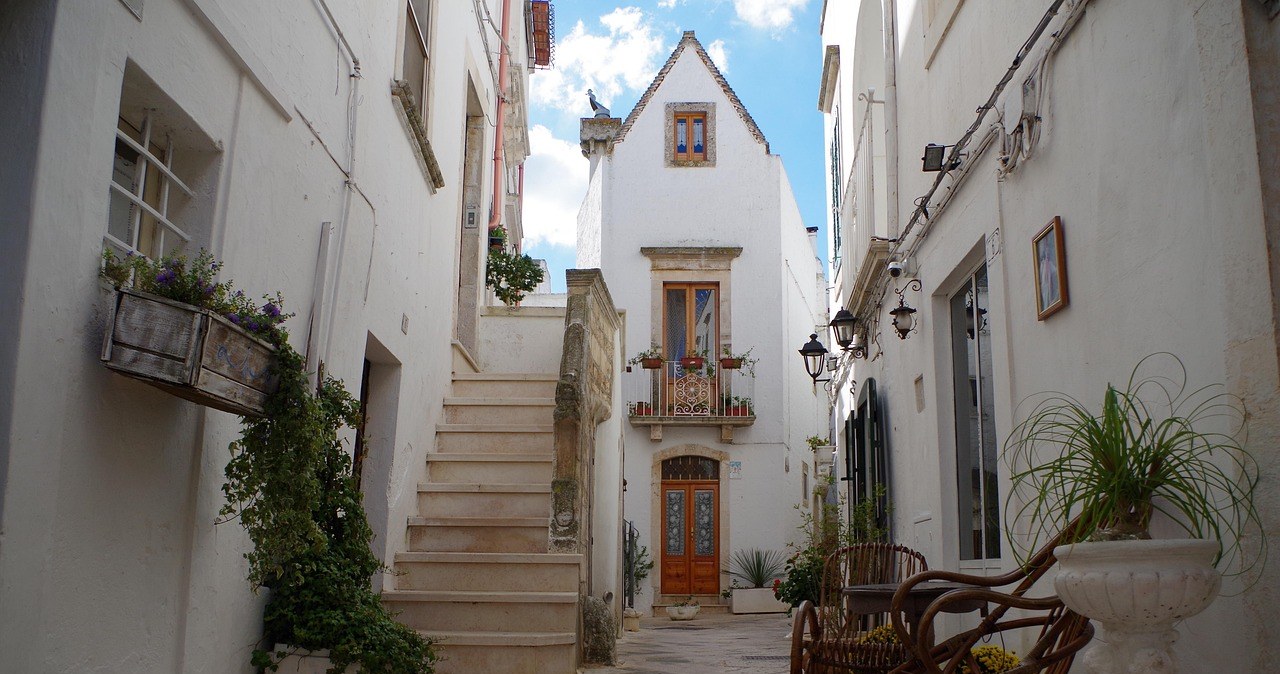 Locorotondo wyróżniają urokliwe uliczki /pixabay.com