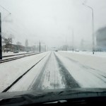 Lód i śnieg. Trudne warunki na drogach