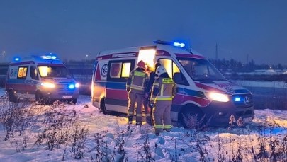 Lód na rzece załamał się pod kobietą. Na pomoc ruszył jej przechodzień