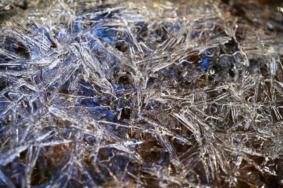 Lód śryżowy na zdjęciu opublikowanym przez Karkonoski Park Narodowy /