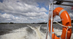 Łódka przewróciła się na środku jeziora. Dwie osoby nie żyją