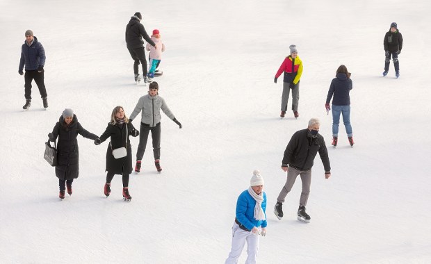 Lodowisko na placu Litewskim wraca po 15 latach. Ile za bilet?