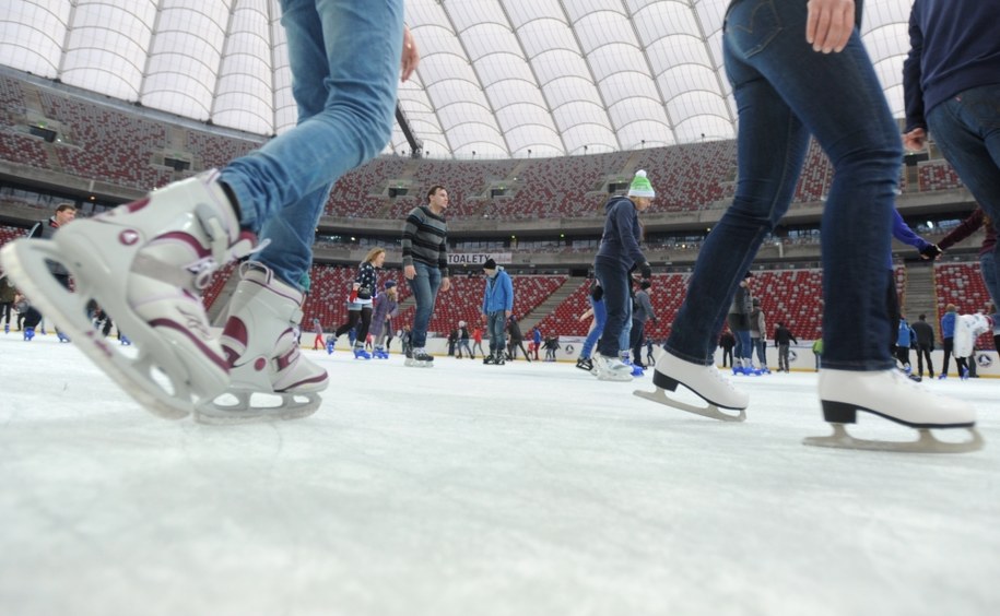 Lodowisko na Stadionie Narodowym w Warszawie /Bartłomiej Zborowski /PAP