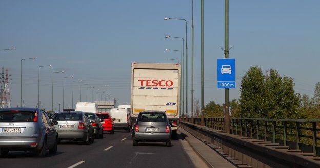 Łódź i Poznań zajęły wspólnie 1. miejsce, jeśli chodzi o najniższą prędkość przejazdu przez centrum. /Motor