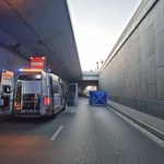 Łódź: Mężczyzna spadł do tunelu. Tam potrącił go samochód