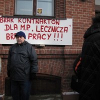 Łodź: Pikieta przed oddziałem NFZ