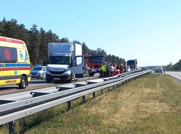 Łódź. Po dwóch ciężkich wypadkach A2 zablokowana w obu kierunkach /Komenda Miejska Państwowej Straży Pożarnej w Skierniewicach /Facebook