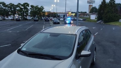 Łódź: Policja udaremniła nielegalne nocne wyścigi. Nałożyła blisko 100 mandatów