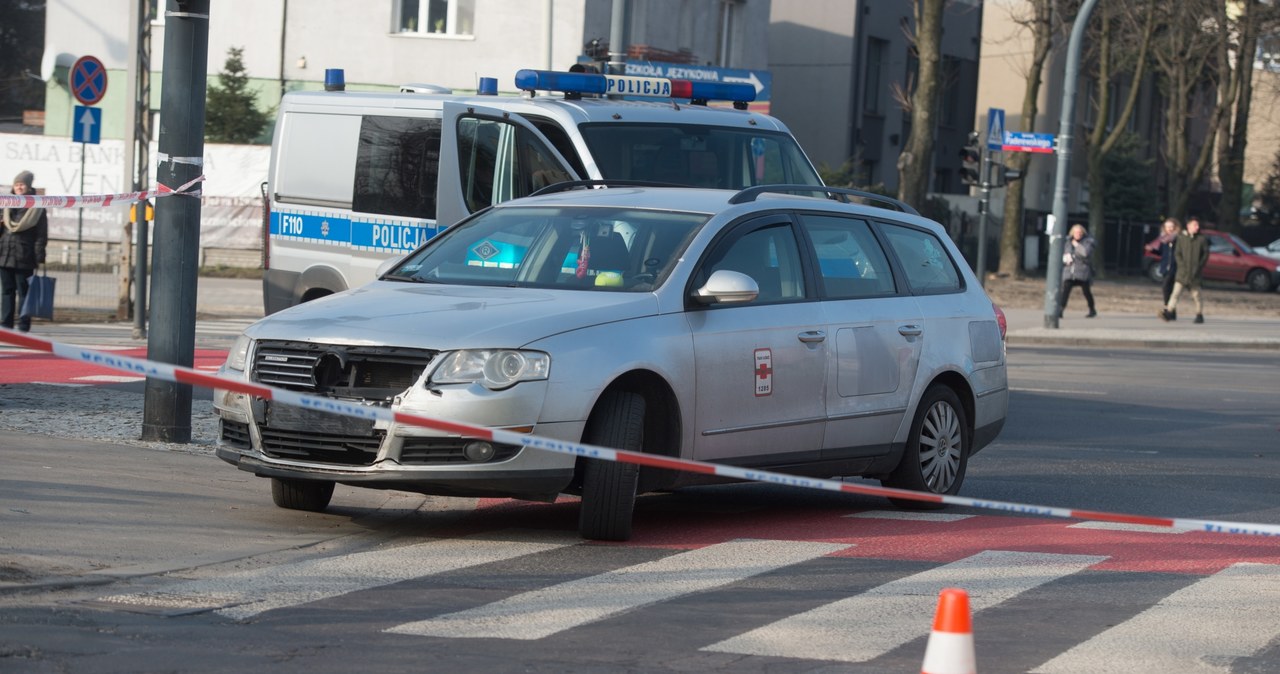 Łódź: Samochód wjechał w kobiety stojące na chodniku