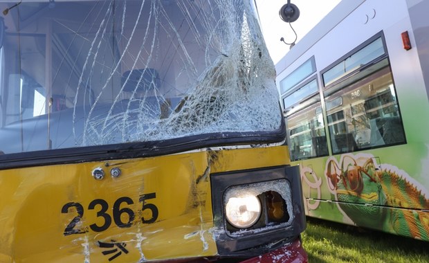 Łódź: Tramwaj zderzył się z dostawczakiem. Są poszkodowani