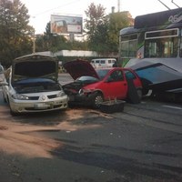 Łódź: Zderzenia dwóch samochodów z tramwajem