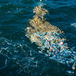 Łodzie czyszczące będą przerabiać zebrany w oceanach plastik na paliwo  
