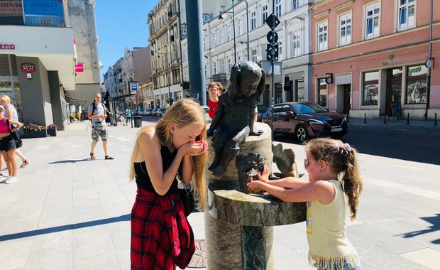 Łódzka woda ze zdrojów ulicznych najlepsza na upał!