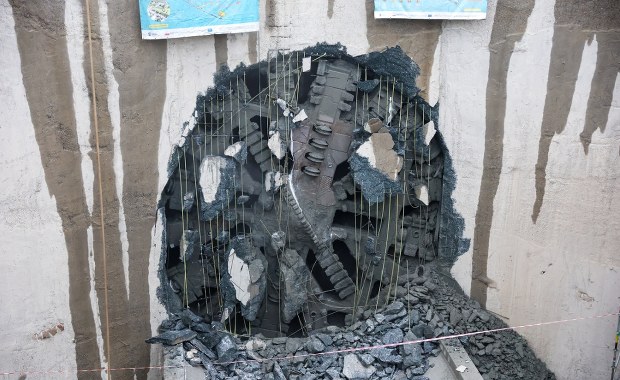 Łódzki tunel czeka na dokończenie. PLK może wykupić zagrożone kamienice