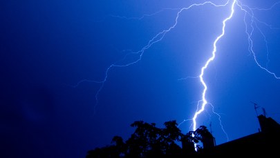 Łódzkie: Burzowe popołudnie, IMGW wydało ostrzeżenia