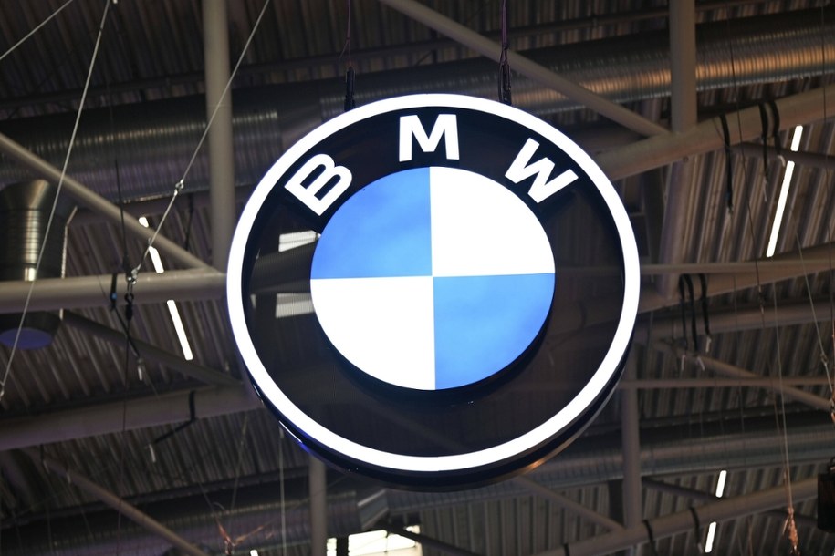 Logo BMW /IMAGO/Frank Hoermann/SVEN SIMON/Imago Stock and People /East News