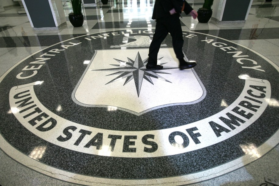 Logo CIA na mozaice w centrali w Langley /PAP/Photoshot /PAP