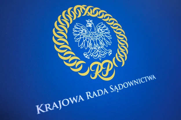 Logo KRS /Michał Żebrowski /East News
