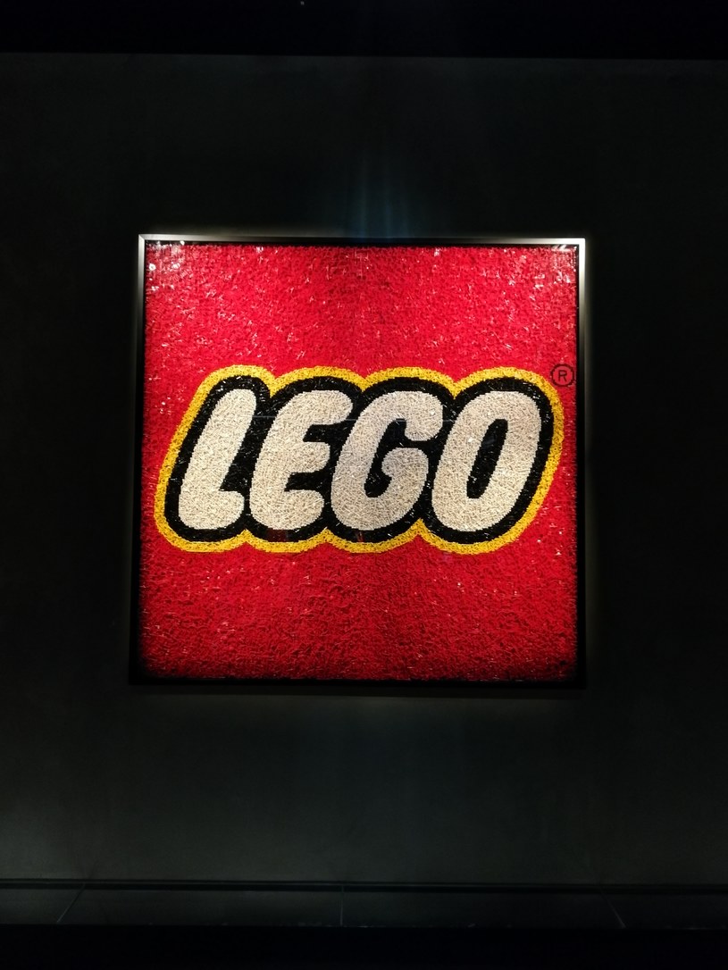 Logo LEGO wykonane z 1 638 498 elementów /Adam Wieczorek /INTERIA.PL