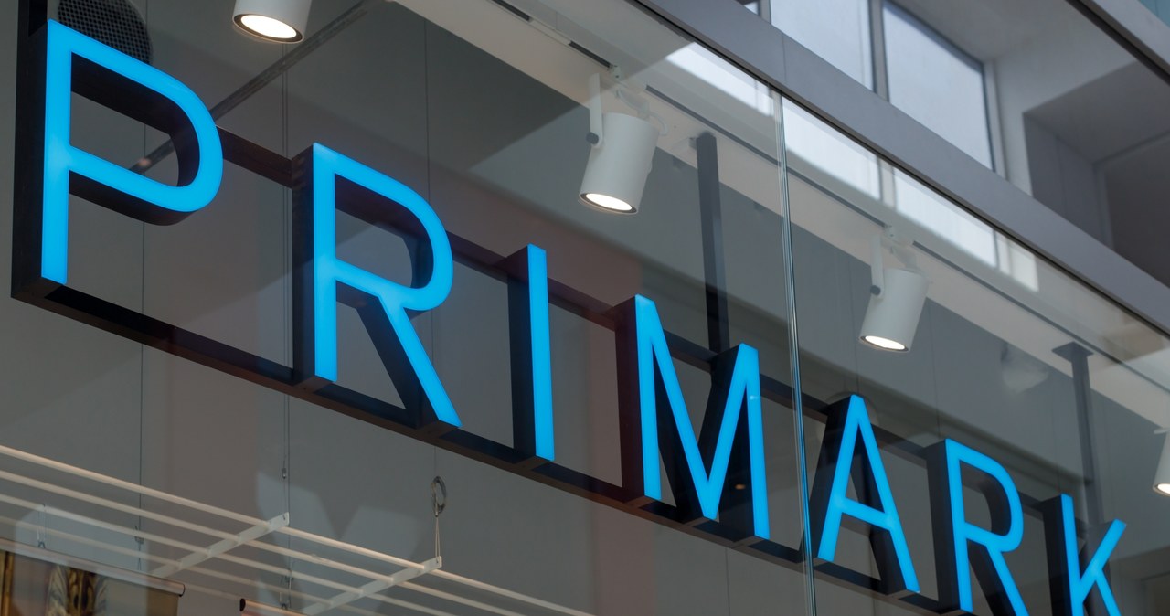 Logo Primark w galerii Posnania w Poznaniu /MAXSHOT.PL /123RF/PICSEL