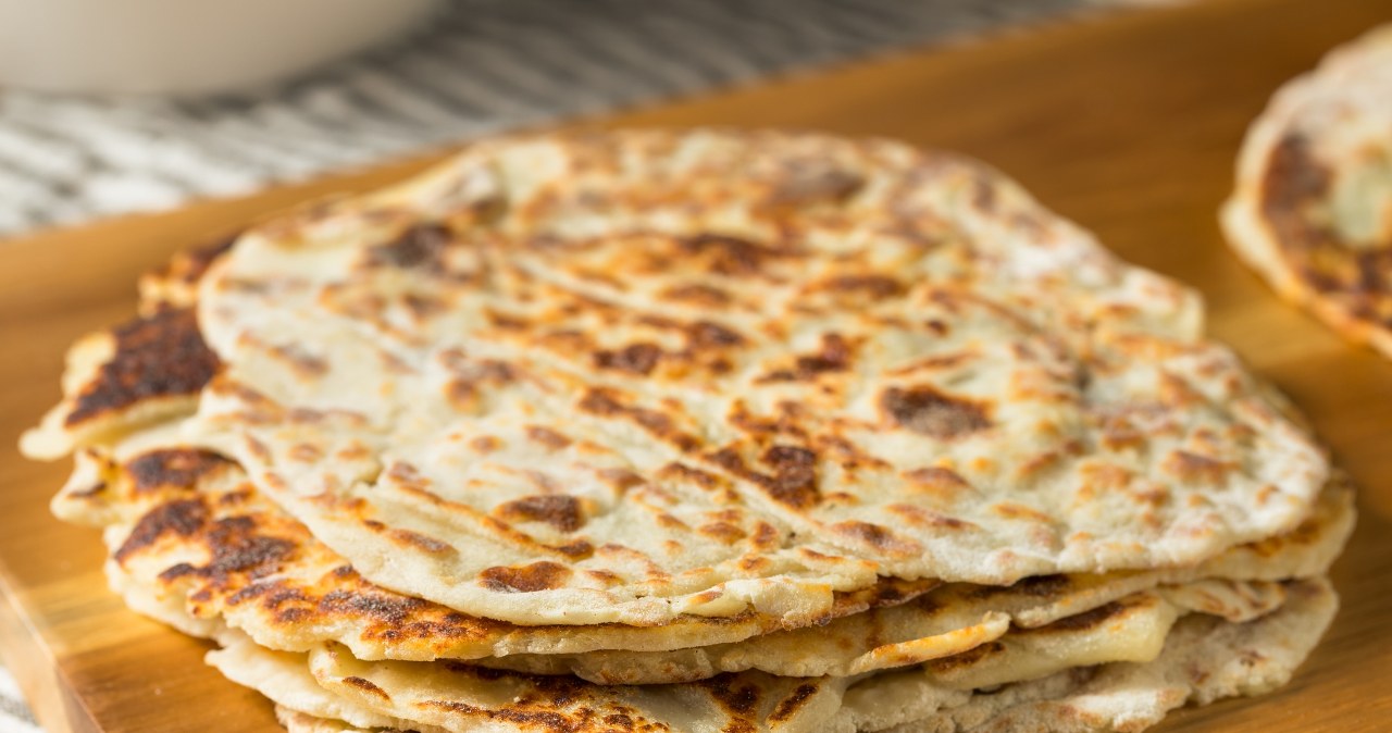 Lomper to tradycyjne, norweskie placki z ziemniaków. /bhofack2 /123RF/PICSEL