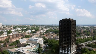 Londyn: Do 79 wzrosła liczba zabitych w pożarze wieżowca Grenfell Tower