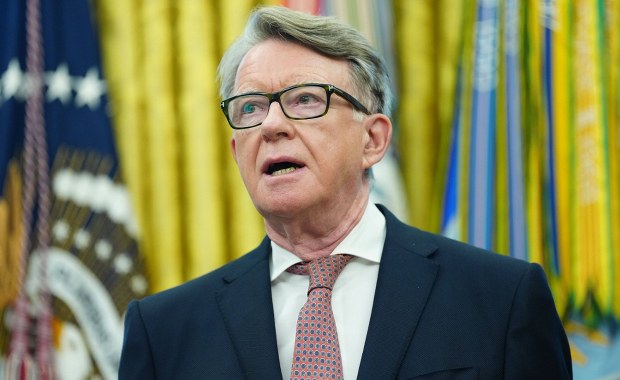 Londyn odwołał ambasadora za jego powiązania z Jeffreyem Epsteinem