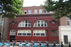 Londyńska stacja metra wystawiona na sprzedaż