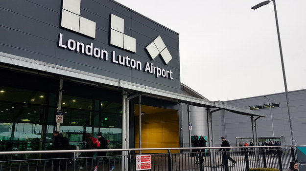 Londyńskie lotnisko Luton /Shutterstock