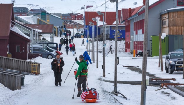 Longyearbyen /Jens Büttner    /PAP/EPA