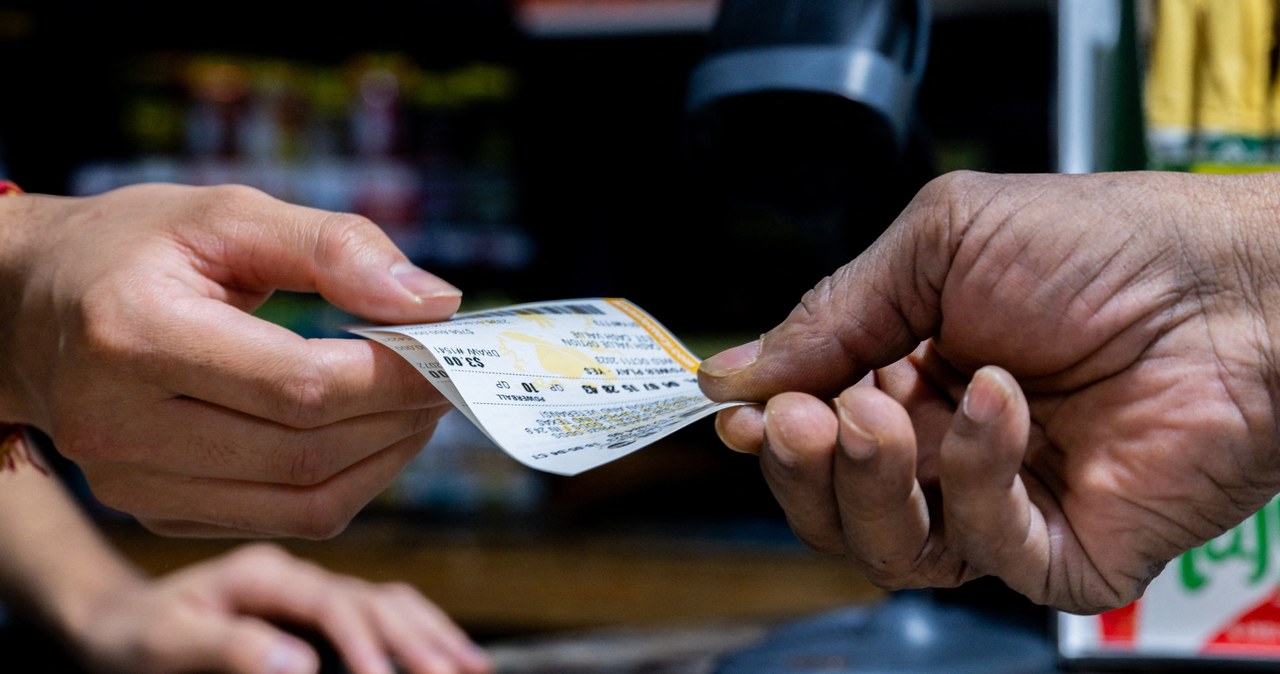 Los na loterię Powerball kupiony w stanie Michigan przyniesie zwycięzcy setki milionów dolarów /AFP