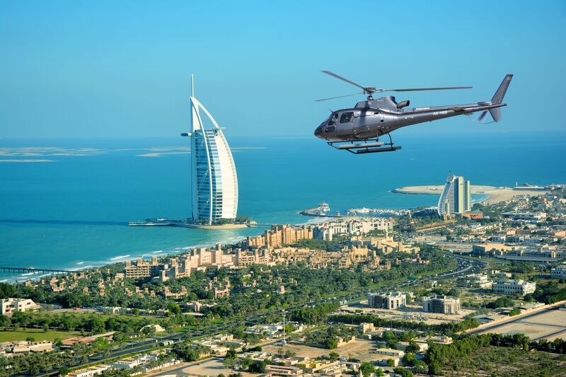 Lot helikopterem to szansa zobaczenia Dubaju z niecodziennej perspektywy /materiały prasowe