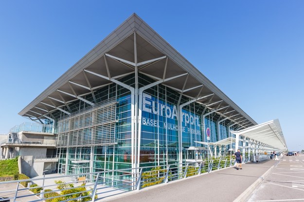 Lotnisko EuroAirport /Shutterstock