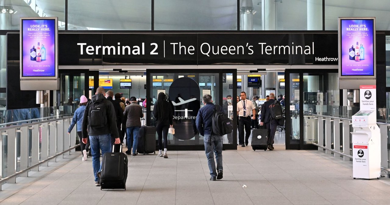 Lotnisko Heathrow - do końca października 100 tys. pasażerów na dobę /AFP