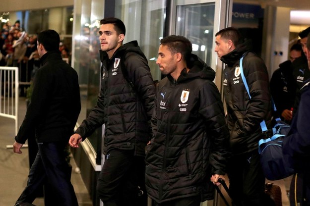 Lotnisko w Montevideo. Piłkarze reprezentacji Urugwaju po powrocie do domu /Federico Anfitti /PAP/EPA