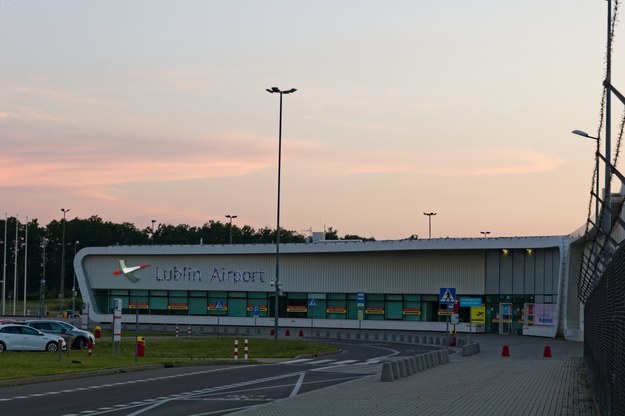 Lotnisko w Świdniku - tu powstanie baza wojskowa dla śmigłowców /Shutterstock