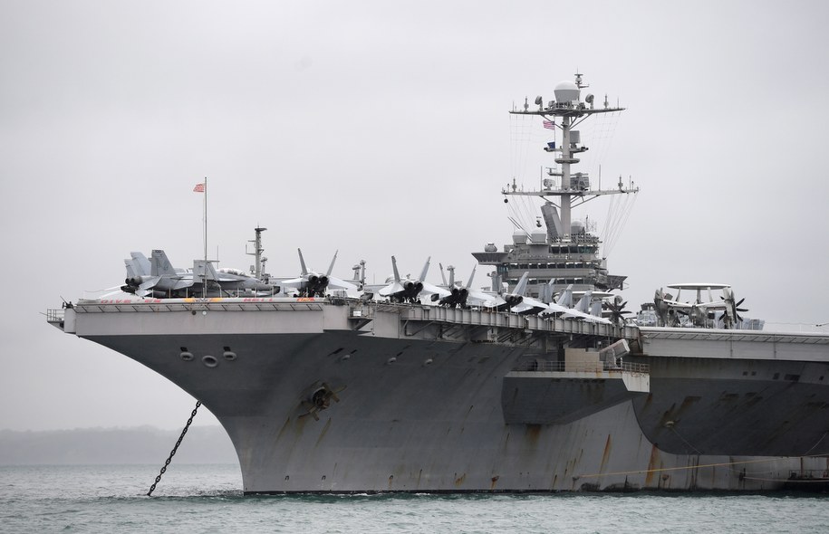 Lotniskowiec USS Harry S. Truman /FACUNDO ARRIZABALAGA /PAP/EPA
