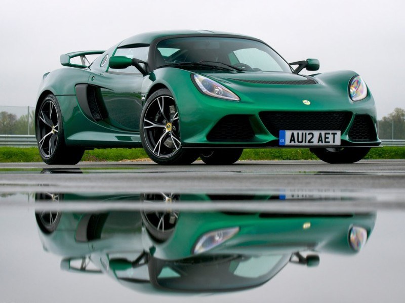 Lotus chce wejść w nowe - poza samochodami sportowymi - segemty rynku /Informacja prasowa