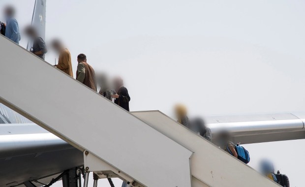 Loty ewakuacyjne z Kabulu również cywilnymi samolotami. Potrzebna będzie zgoda wojska