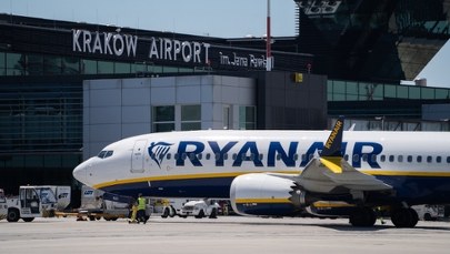 Loty opóźnione i przekierowane przez mgłę