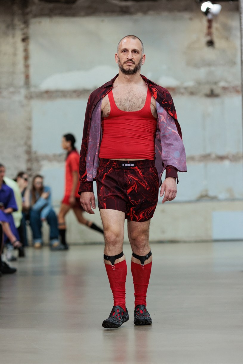 Louis Gabriel Nouchi prezentuje modę męską w Paryżu /Agencja FORUM