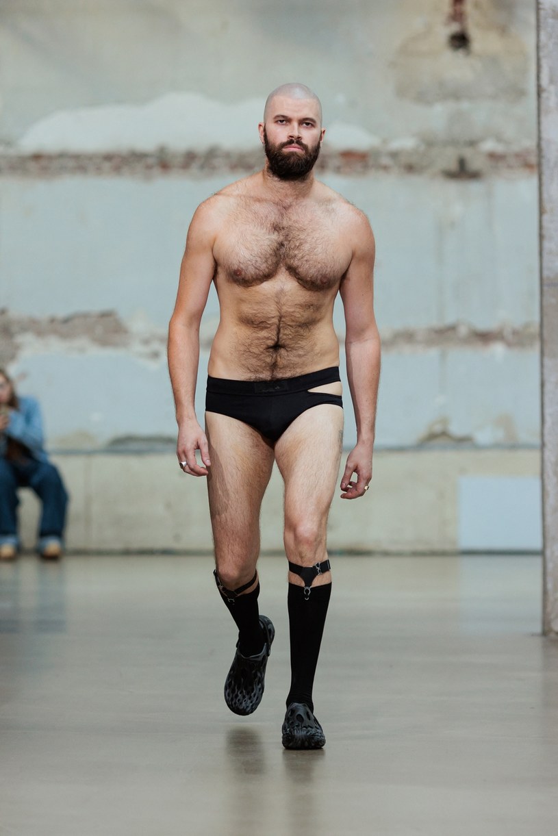 Louis Gabriel Nouchi prezentuje modę męską w Paryżu /Agencja FORUM