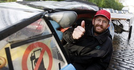 Louis Palmer w Solartaxi /AFP