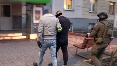 ​"Łowcy cieni" zatrzymali dwóch poszukiwanych. Chodzi o nielegalną broń i narkotyki