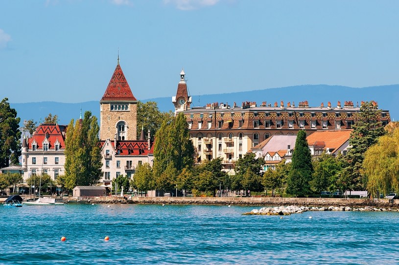 Lozanna jest drugim pod względem wielkości miastem położonym nad Jeziorem Genewskim /123RF/PICSEL